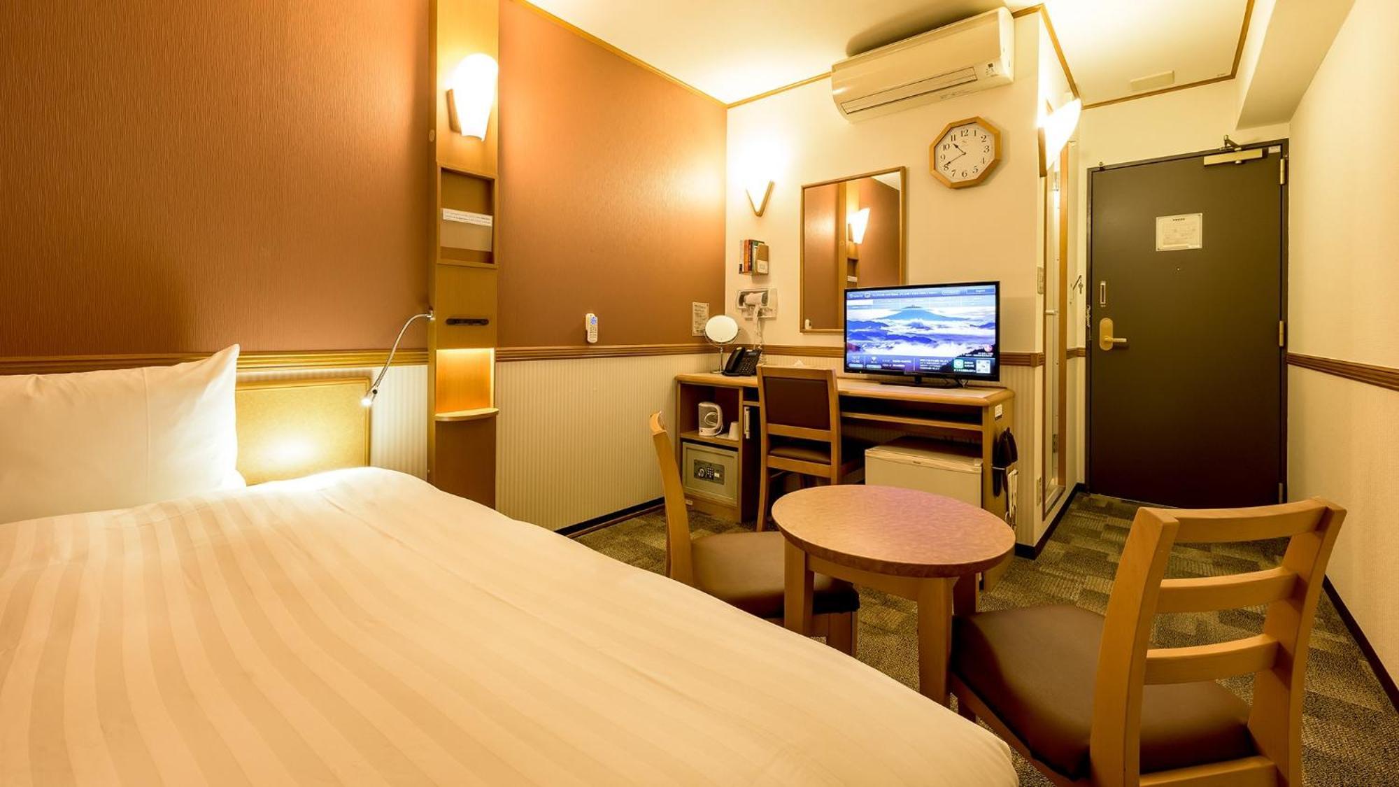 Toyoko Inn Yamagata-Eki Nishi-Guchi Ямаґата Номер фото